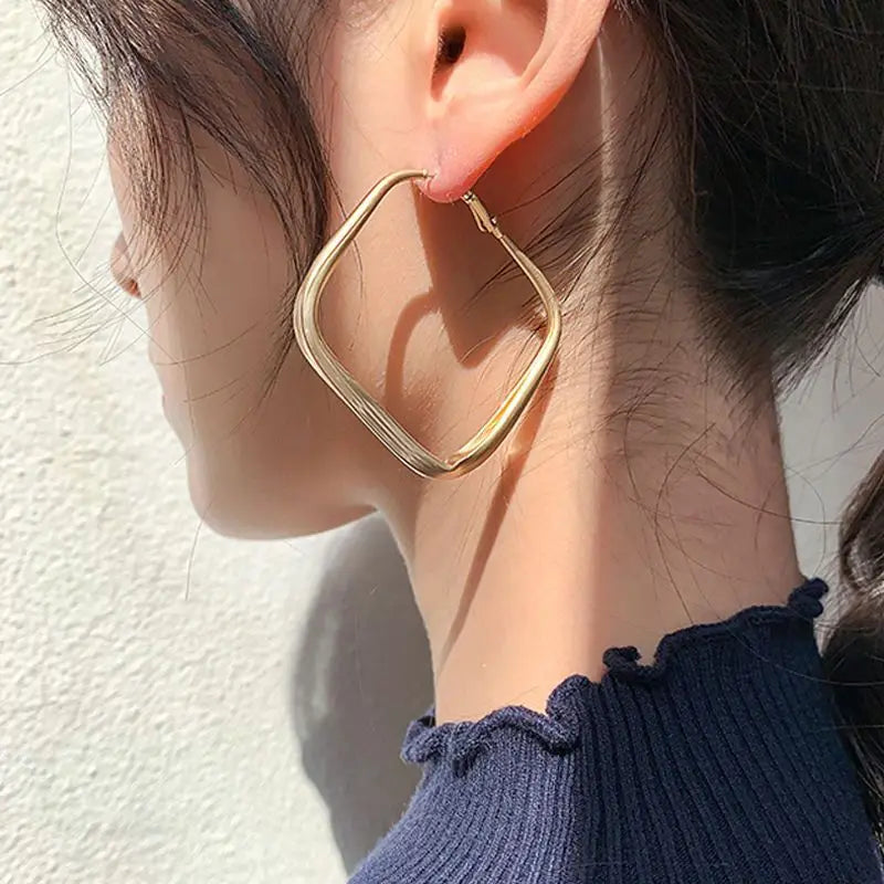 Ladies Earings Matt Gold Square Plating Round Fashion Fine Jewelry Wholesale Noble Elegant Personality Hoop Earrings For Women