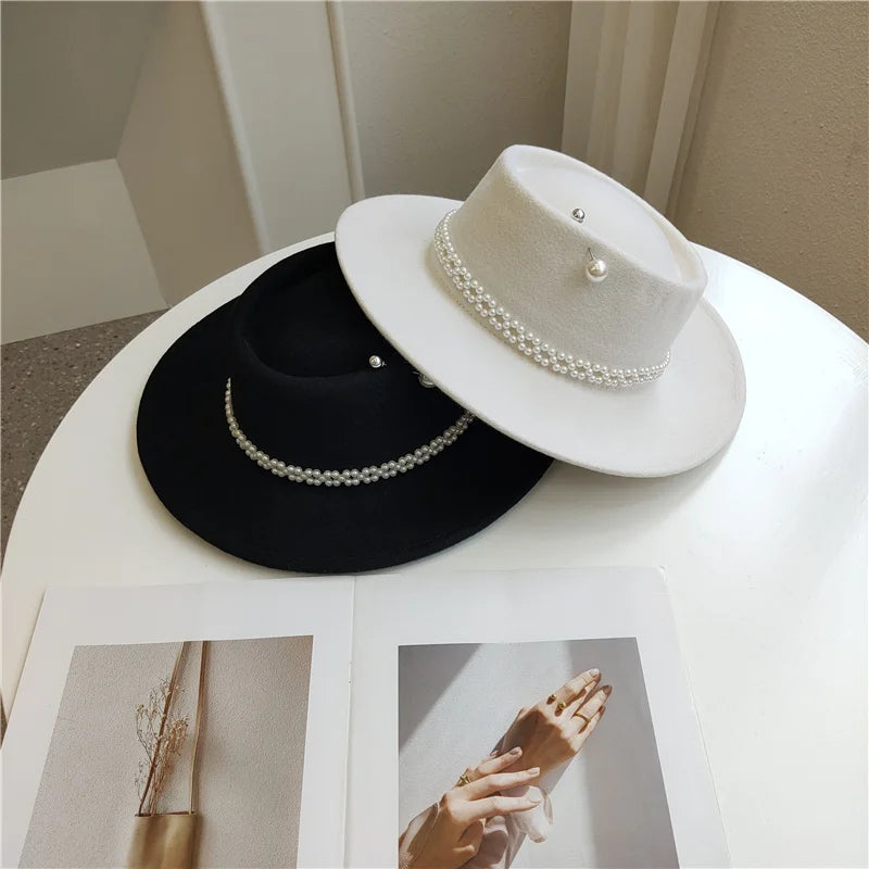 Women's Pearl Chain Fedora High Fashion with Pearl Pins Bump Cap Black White Autumen Winter Ladies Fedoras Wide Brim Girl Hat