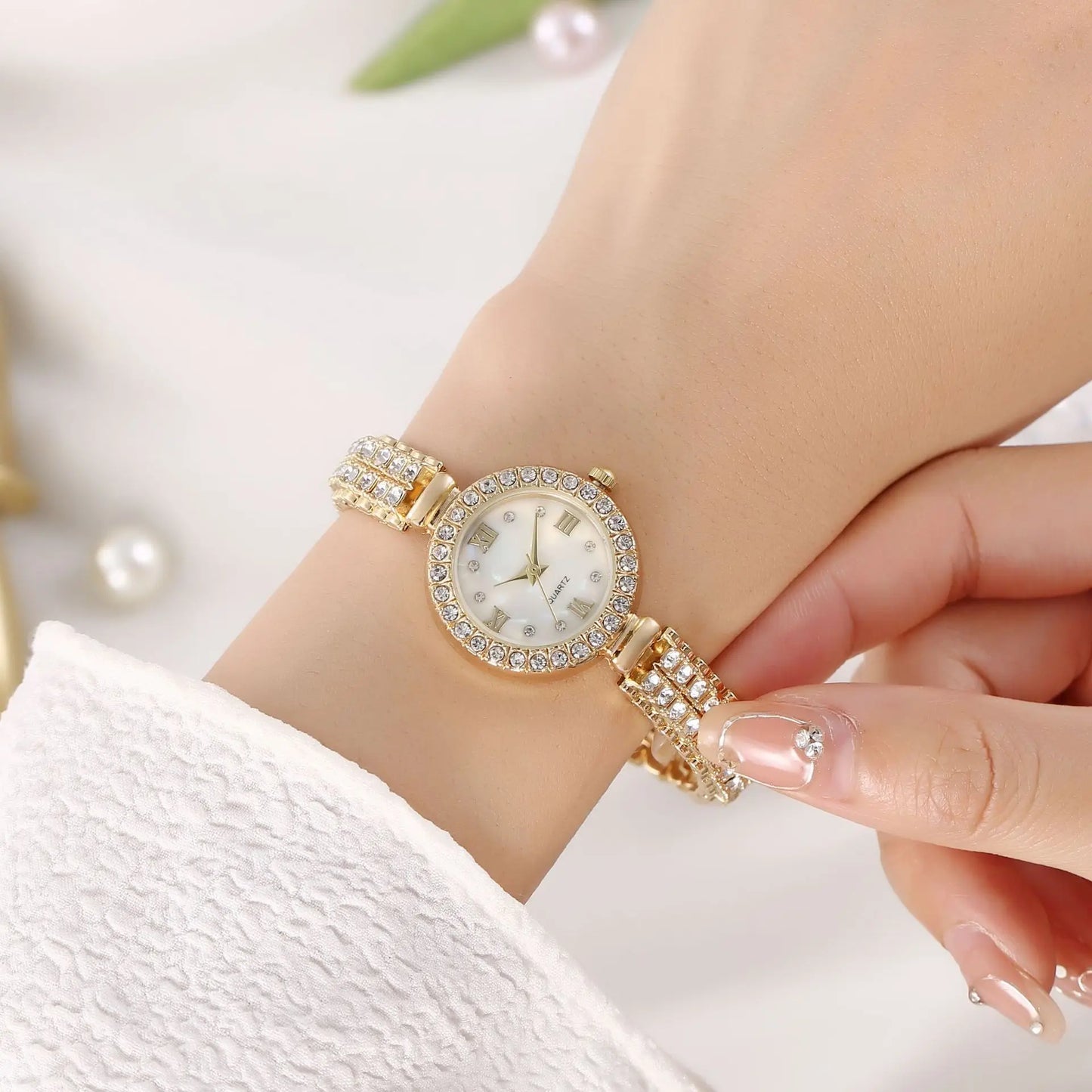 UTHAI W47 Fashion Light Luxury Temperament Women's Watch Round Diamond Clock Ladies  Jewelry Versatile Wristwatch