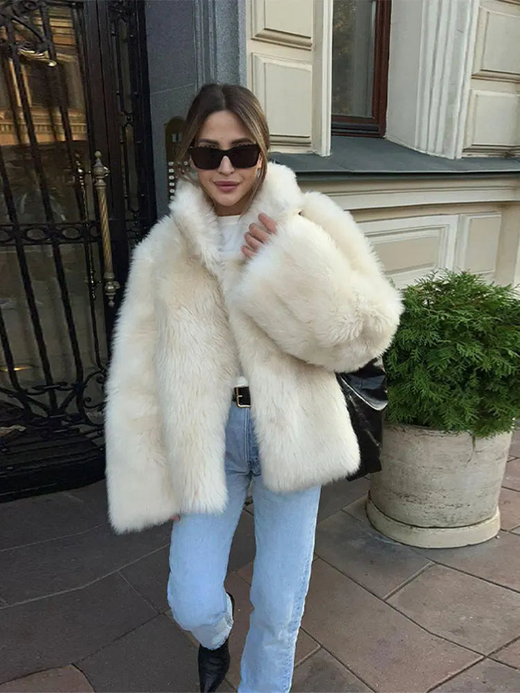 2024 Fashion Oversized Stand Collar Furry Fur Coat Women Luxury White Long Flare Sleeve Faux Jacket Autumn Winter Lady Outerwear