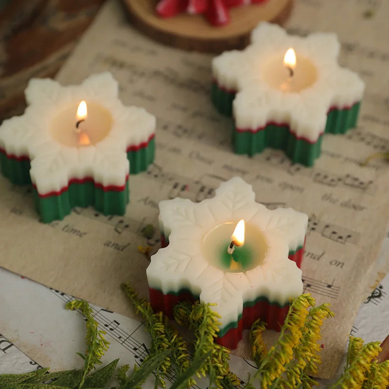 2pcs Christmas Aromatherapy Candle Creative Handmade Snowflake Christmas Tree Candle Christmas Home Decoration Christmas present