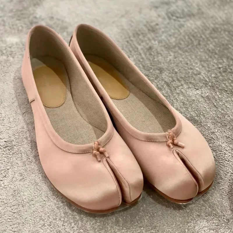 Split Toe Satin Women Flats Fashion Ballet Tabi Shoes Female Slip-on Loafers Ladies Espadrilles Casual Zapatillas Mujer