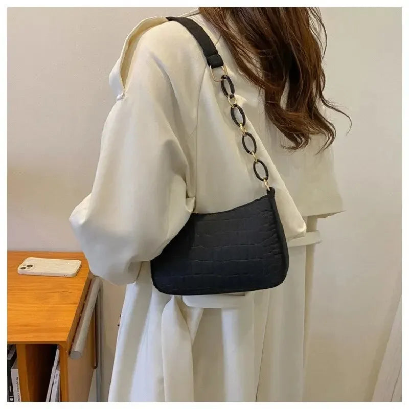 New Lady Felt Armpit Design Luxury Tote Released Fashion Ladies Handbag Under Crescent Small Square Bag Fashion Messenger Bag