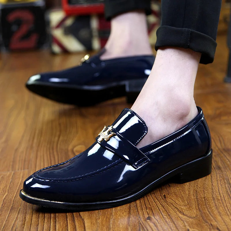 2024 New Fashion Red Men's Social Shoe Casual Glitter Leather Loafers Shoes for Men Slip-on Pointed Toe Dress Shoes Men Footwear