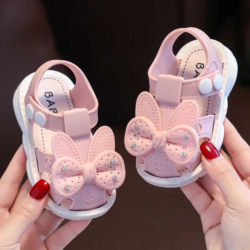 Baby Shoes Girls Sandals 2023 Summer Female Baby Soft Sole Non Slip Capsules Infant Buckle Walking Shoes Princess Style Sandals