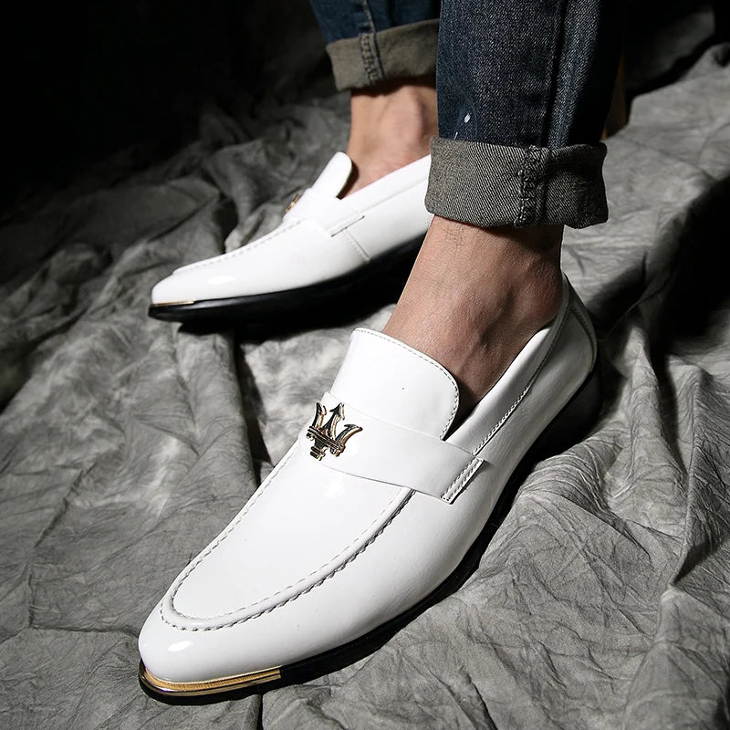 2024 New Fashion Red Men's Social Shoe Casual Glitter Leather Loafers Shoes for Men Slip-on Pointed Toe Dress Shoes Men Footwear