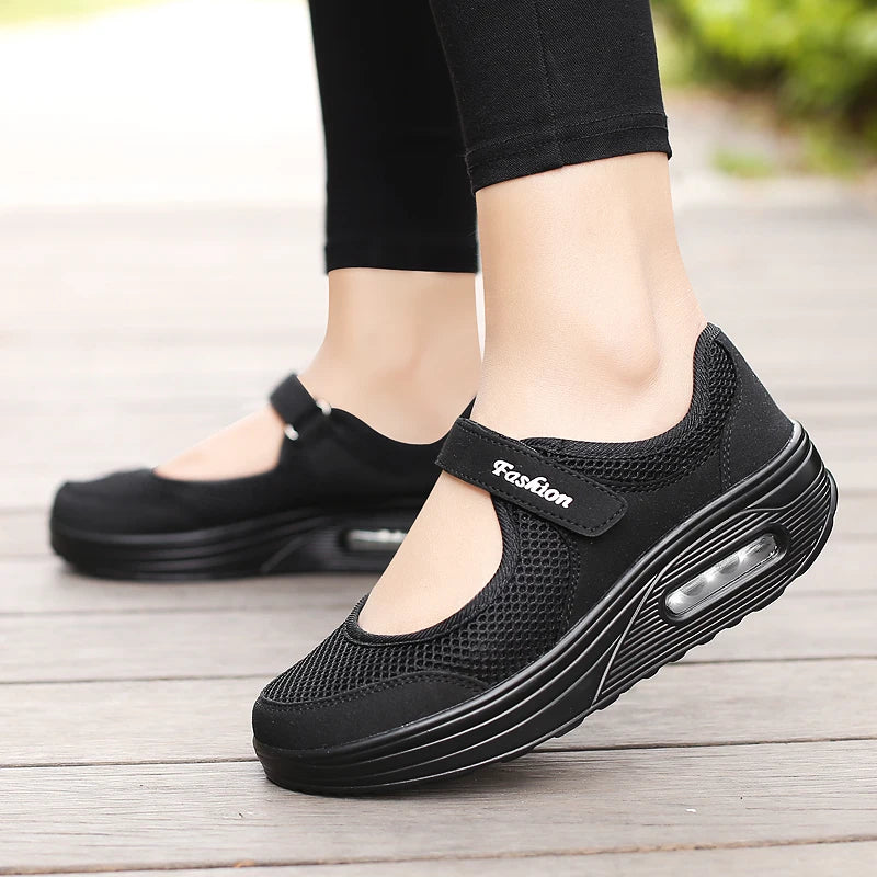 Sneakers Female Flat Soft Comfortable Fashion Lightweight Pumps Shoes Joker Slip-on Super Light Casual Vulcanize Shoes Woman Red