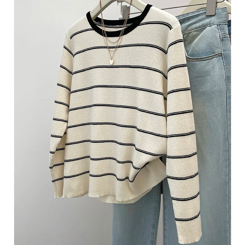 Plus Size Women 2024 Autumn Collection New Contrasting Striped Knit Sweater Fat Girl Fashion Design Sense Sweater Base Shirt Top